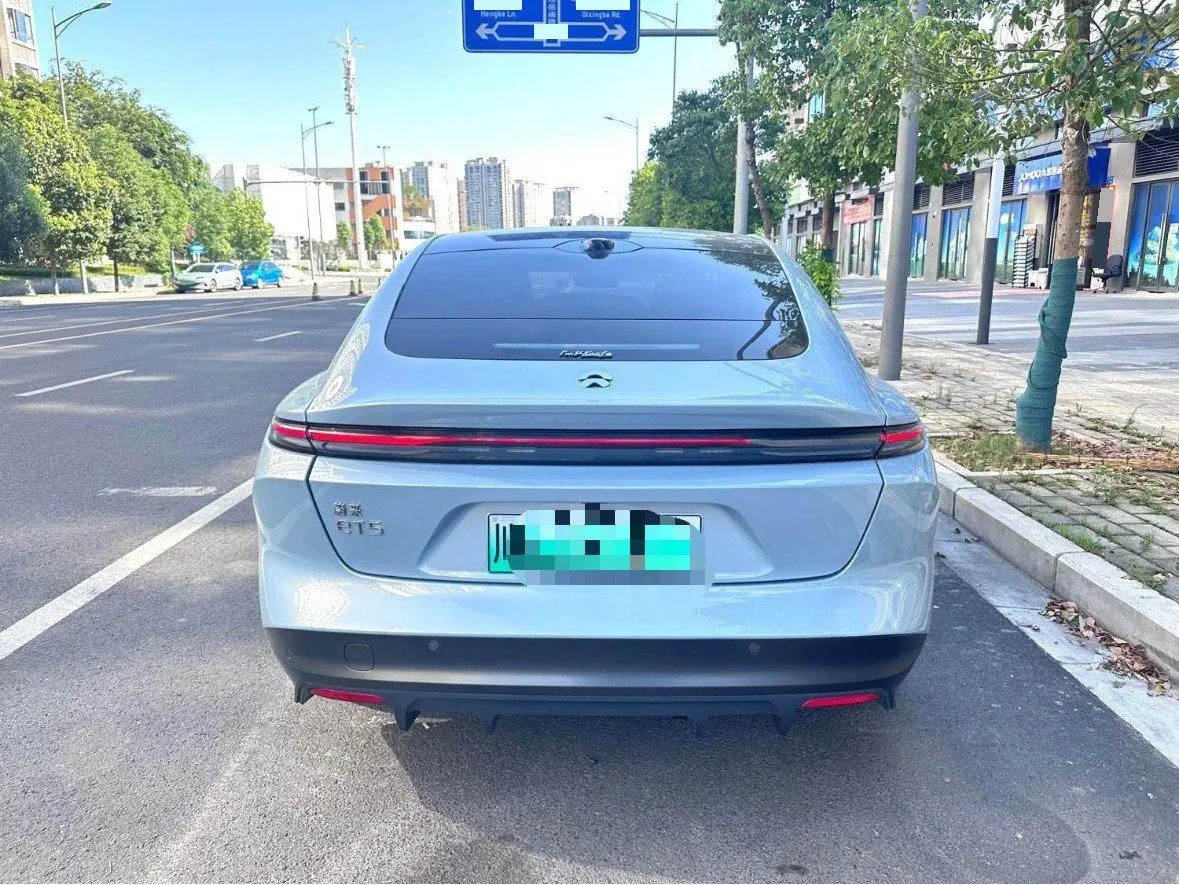 NIO 2022 ET5 75kWh automatic gear 5