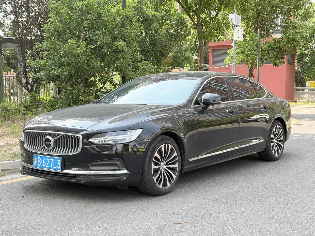 Open image lightbox: Volvo 2023 S90 48V 2.0T B5 Zhiyi Deluxe Edition Automatic Gear