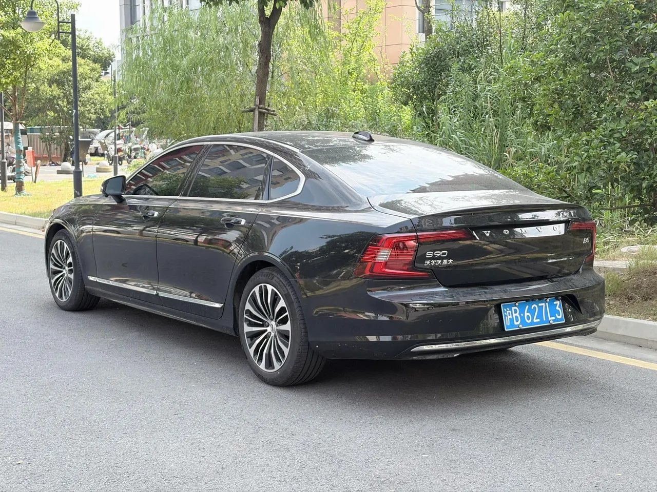 Volvo 2023 S90 48V 2.0T B5 Zhiyi Deluxe Edition Automatic Gear 13