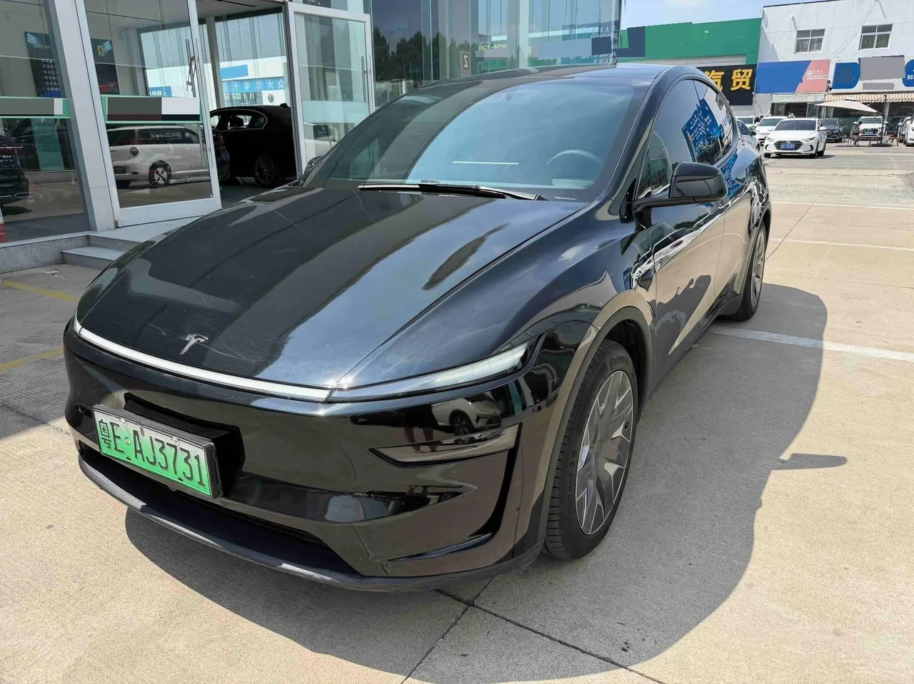 Tesla 2025 Model Y L Long Endurance All-Wheel Drive Automatic Transmission - View 1