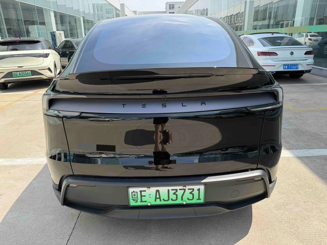 Tesla 2025 Model Y L Long Endurance All-Wheel Drive Automatic Transmission 5