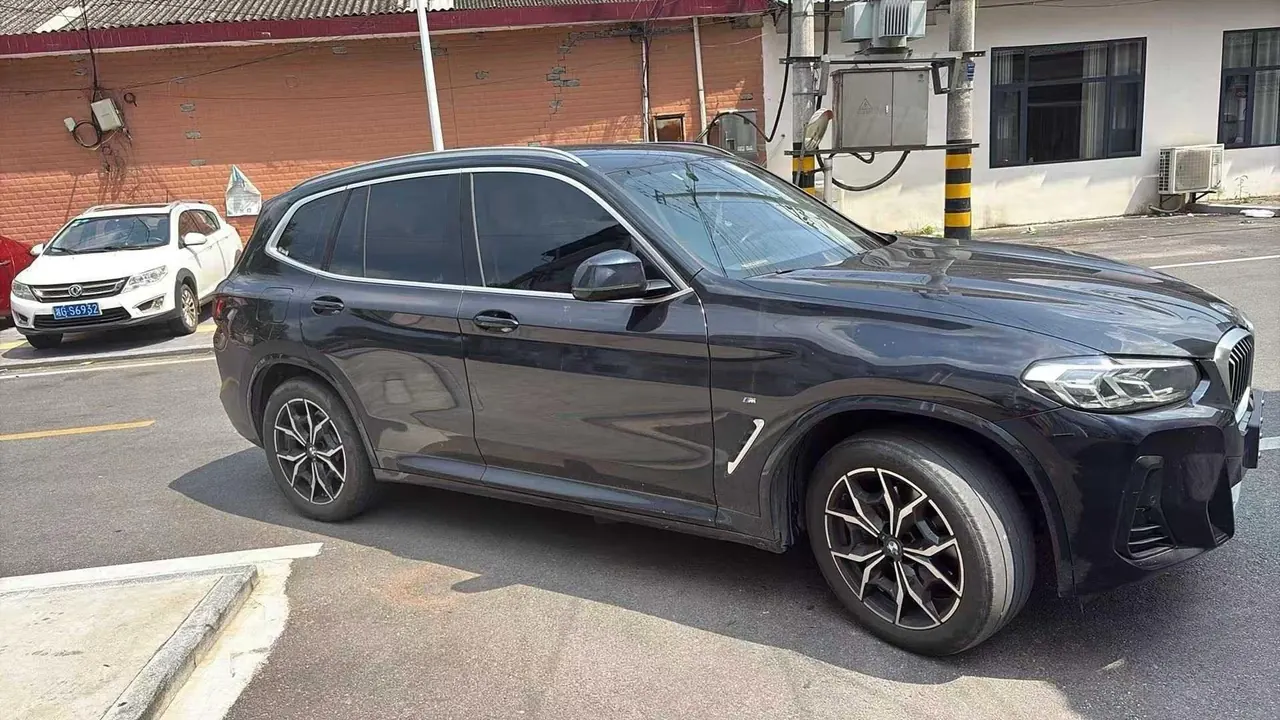 BMW 2023 X3 xDrive25i 2.0T M sports suit automatic gear 2