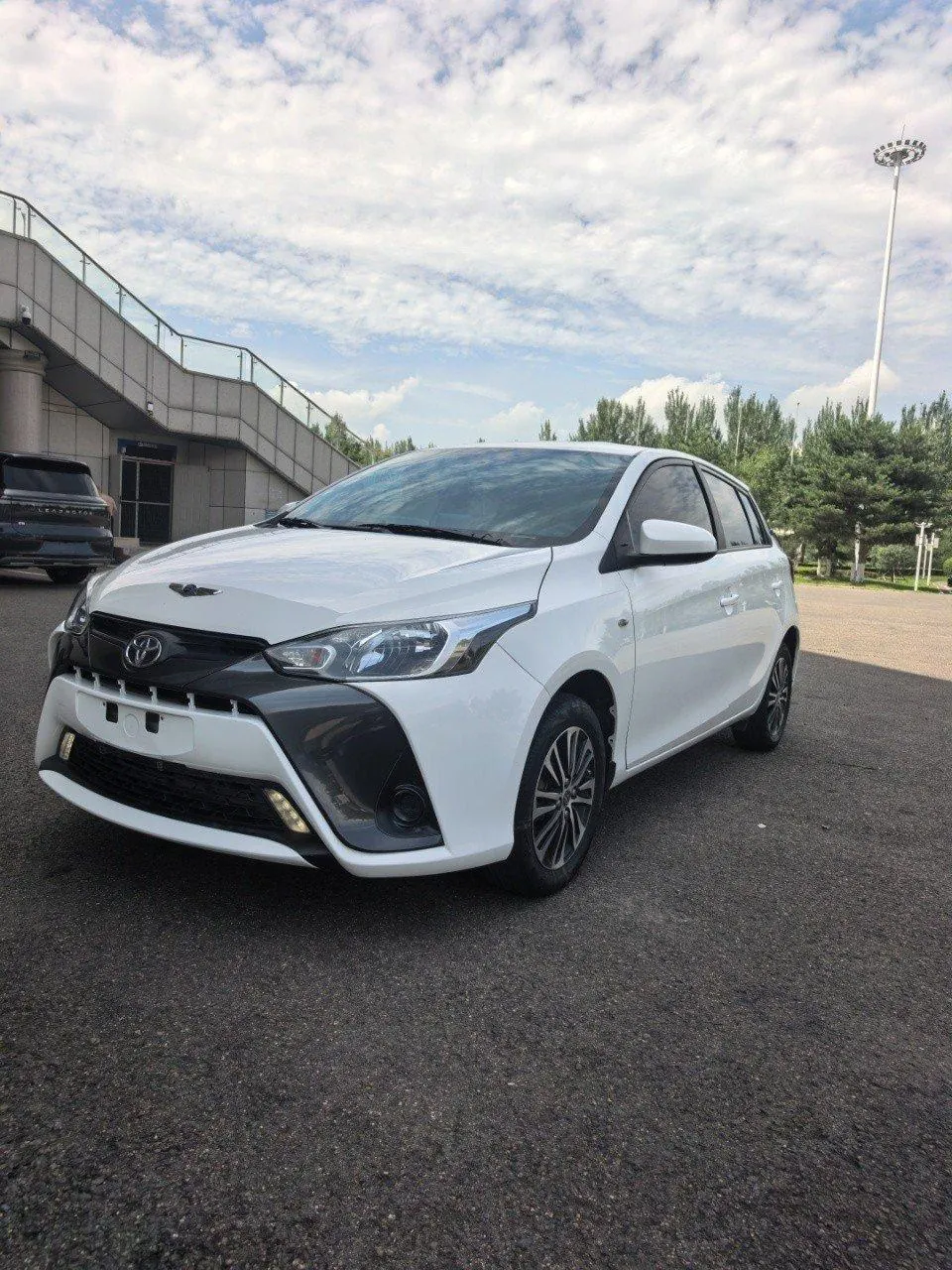 Открыть галерею: Toyota yaris 2022 YARiS L to dazzle 1.5 stepless leading PLUS version of automatic gear