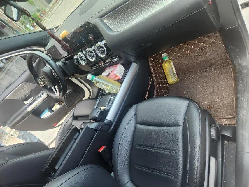 Mercedes Benz 2022 GLA 220 2.0T automatic gear 3