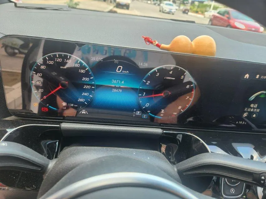 Mercedes Benz 2022 GLA 220 2.0T automatic gear 6
