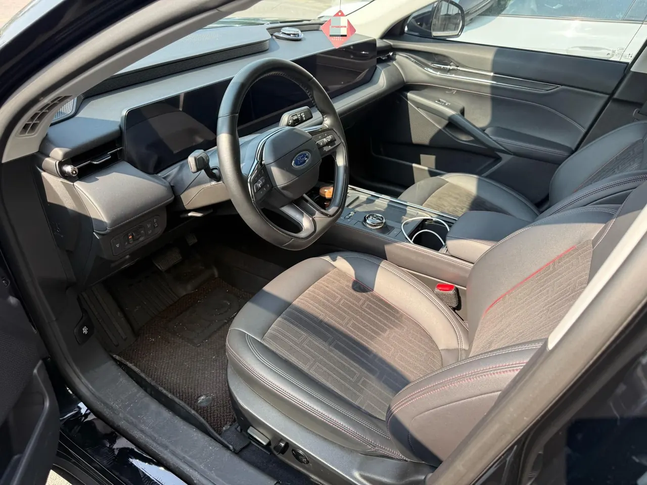 Ford 2023 Mondeo 2.0T EcoBoost 245 luxury automatic gear 2