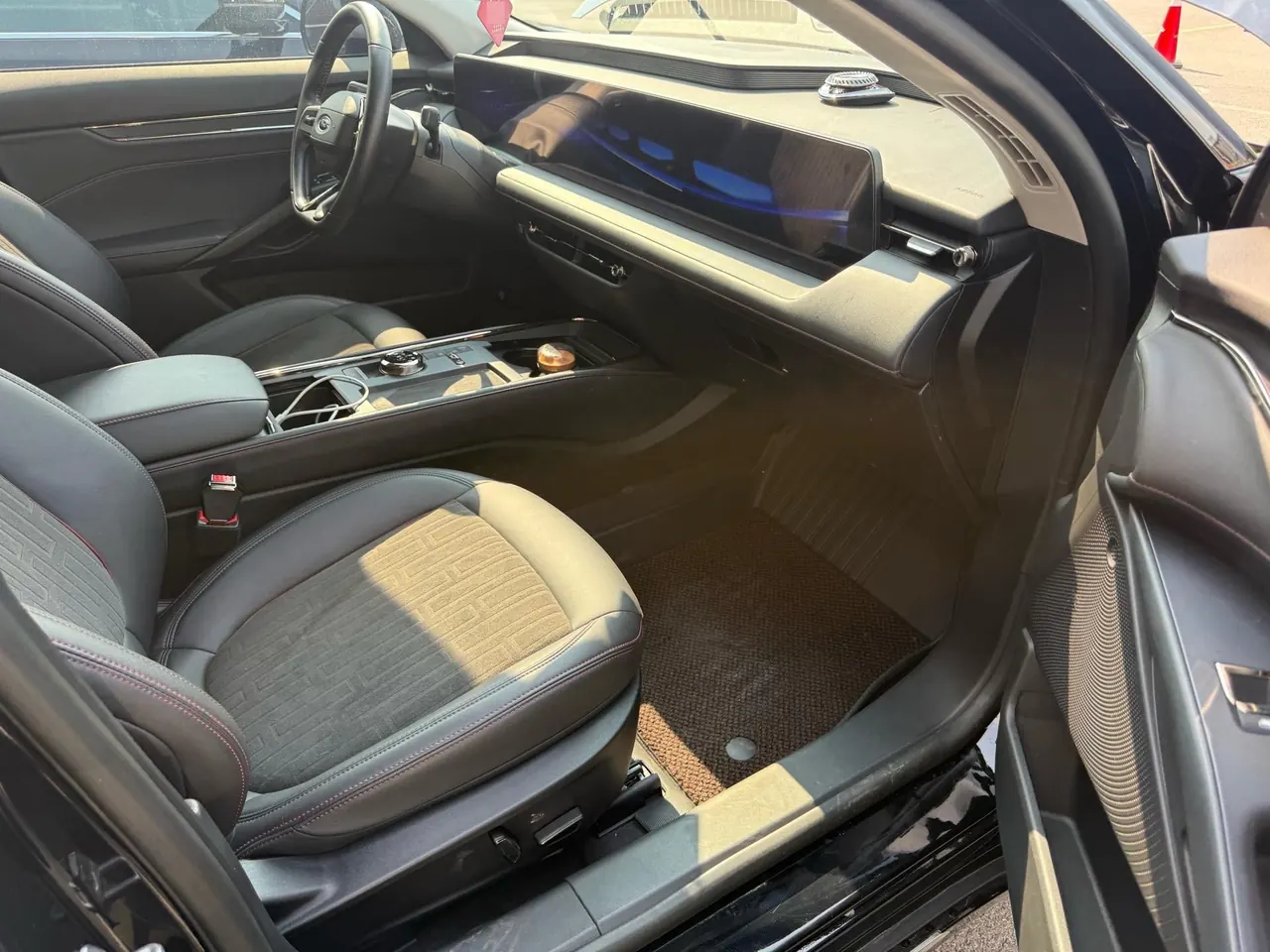 Ford 2023 Mondeo 2.0T EcoBoost 245 luxury automatic gear 4