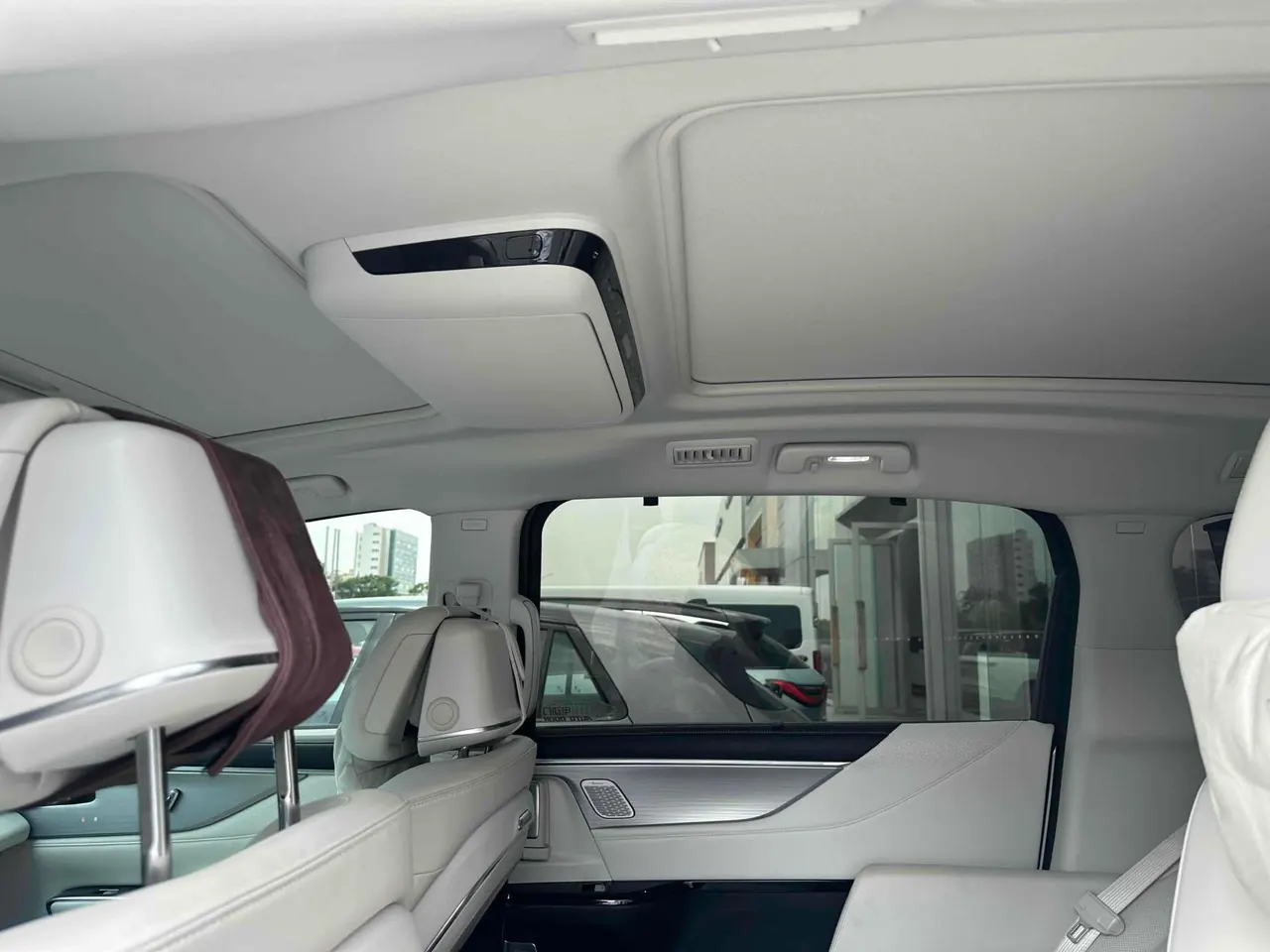 Buick 2024 GL8 Lu Zun PHEV 1.5T Exclusive Edition 7-seat Automatic Gear 2