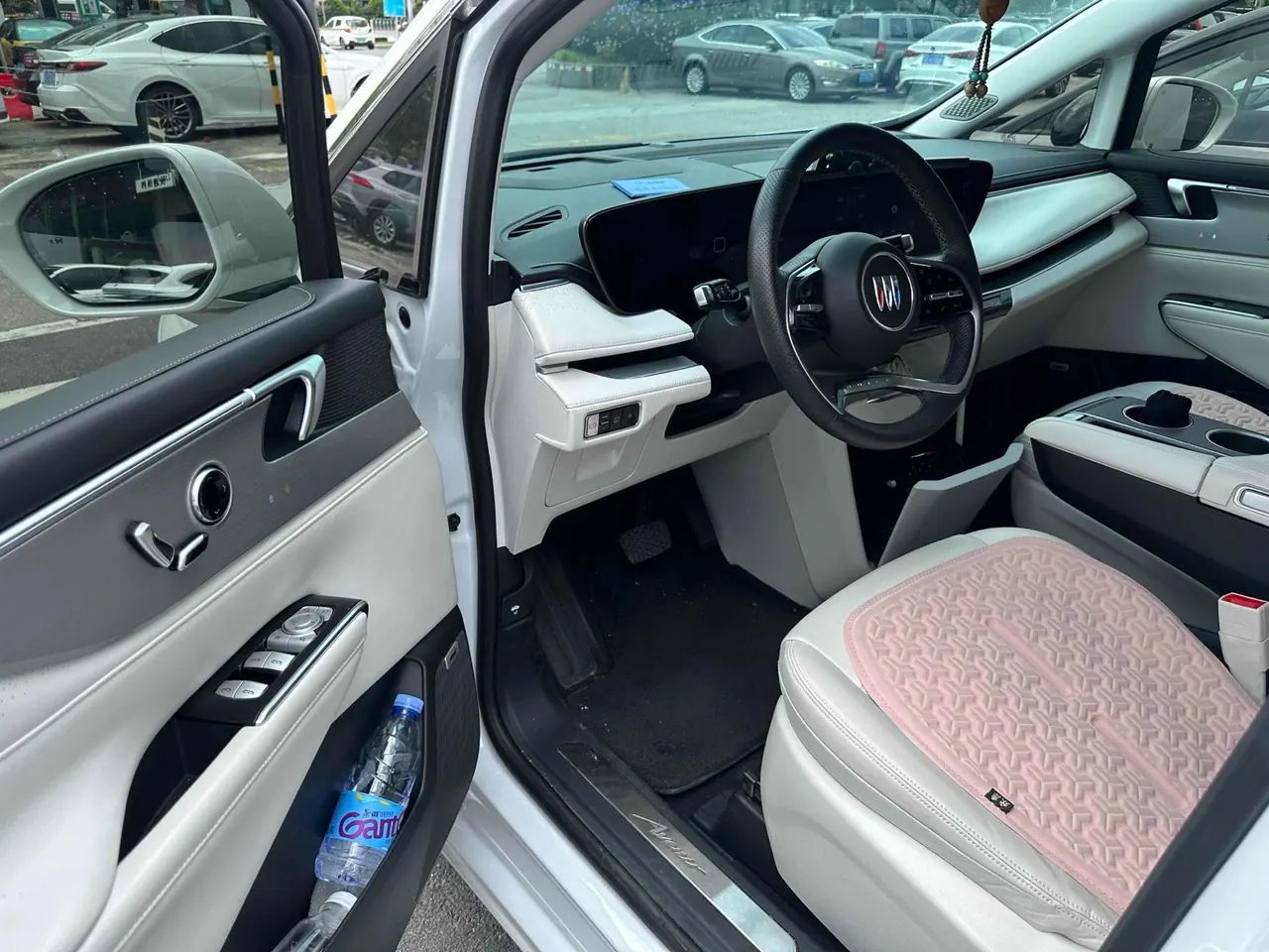 Buick 2024 GL8 Lu Zun PHEV 1.5T Exclusive Edition 7-seat Automatic Gear 4