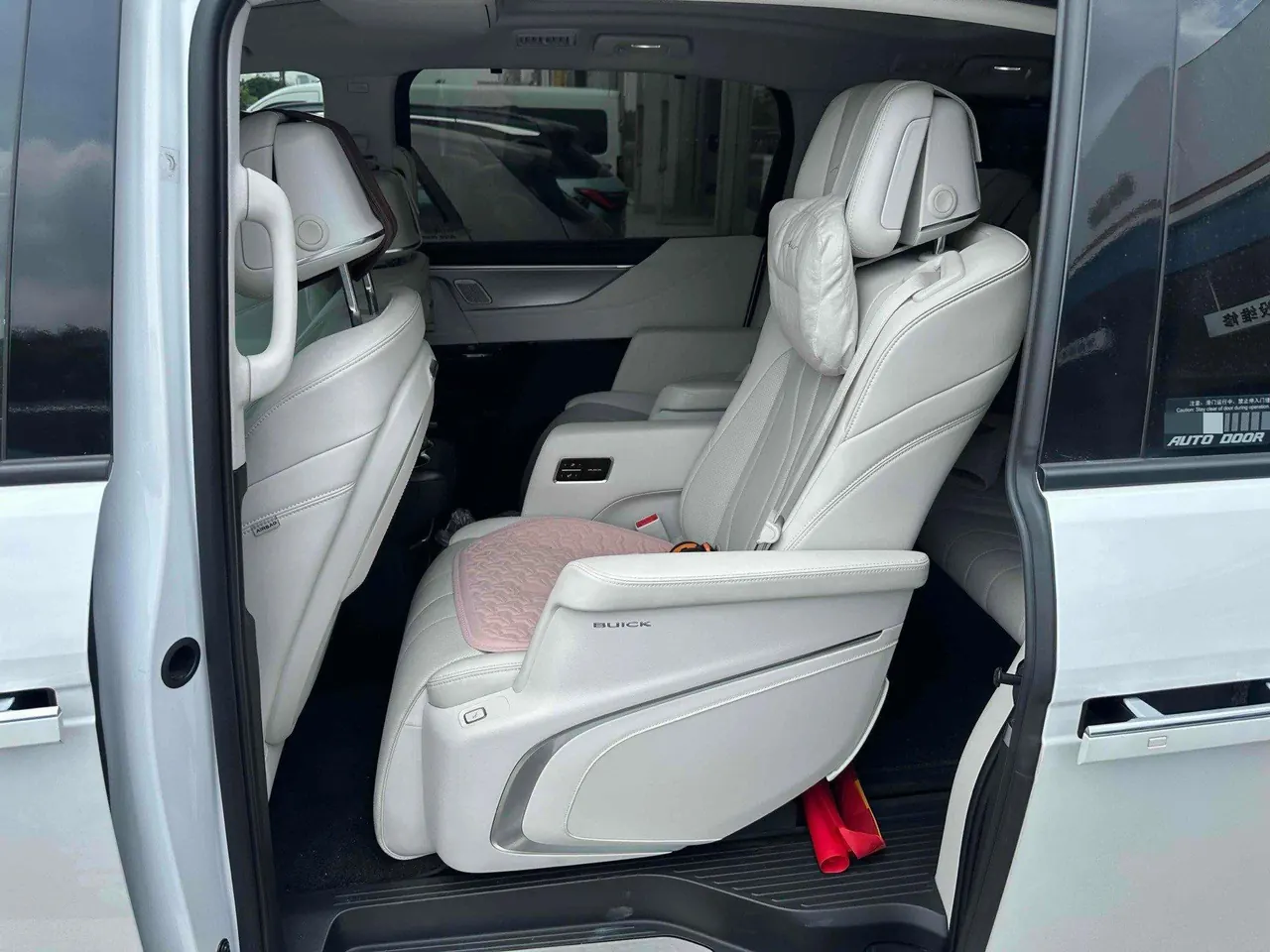 Buick 2024 GL8 Lu Zun PHEV 1.5T Exclusive Edition 7-seat Automatic Gear 7
