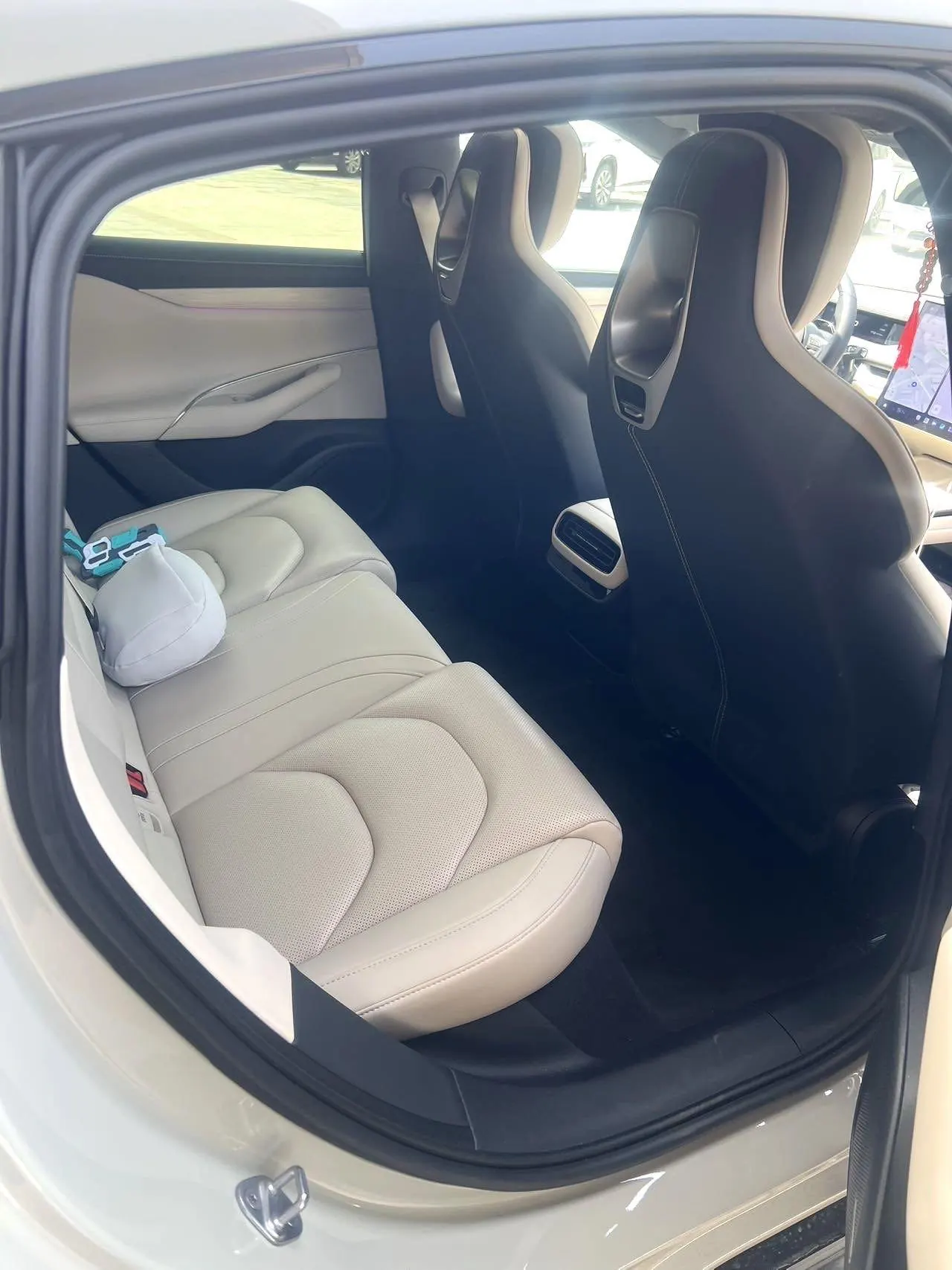 MI 2024 SU 7 700km Rear Drive Long Endurance Smart Driving Edition Automatic Gear 5
