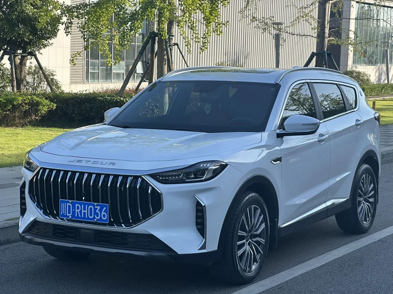 Open image lightbox: Jetour 2023 X70 PLUS 1.6T Strong PRO 7-seat Automatic Gear