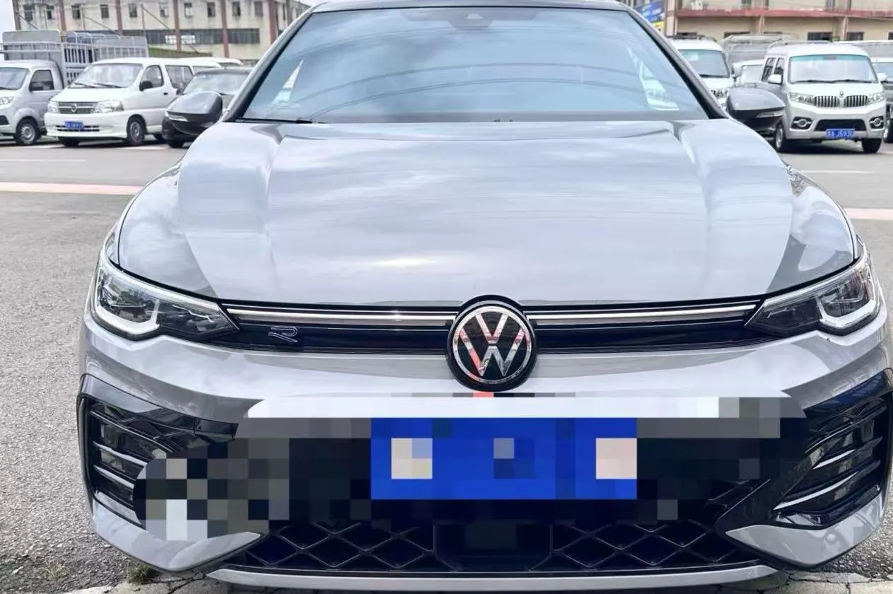 Volkswagen 2025 Golf 8 R-Line 1.5TSI 300TSI Automatic 4