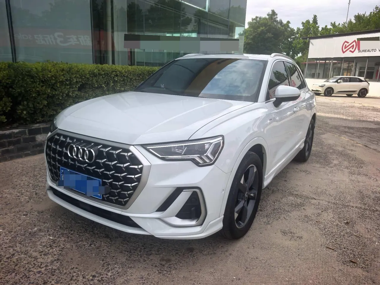 Открыть галерею: Audi 2024 Q3 1.5TFSI 35TFSI Fashion Dynamic Automatic