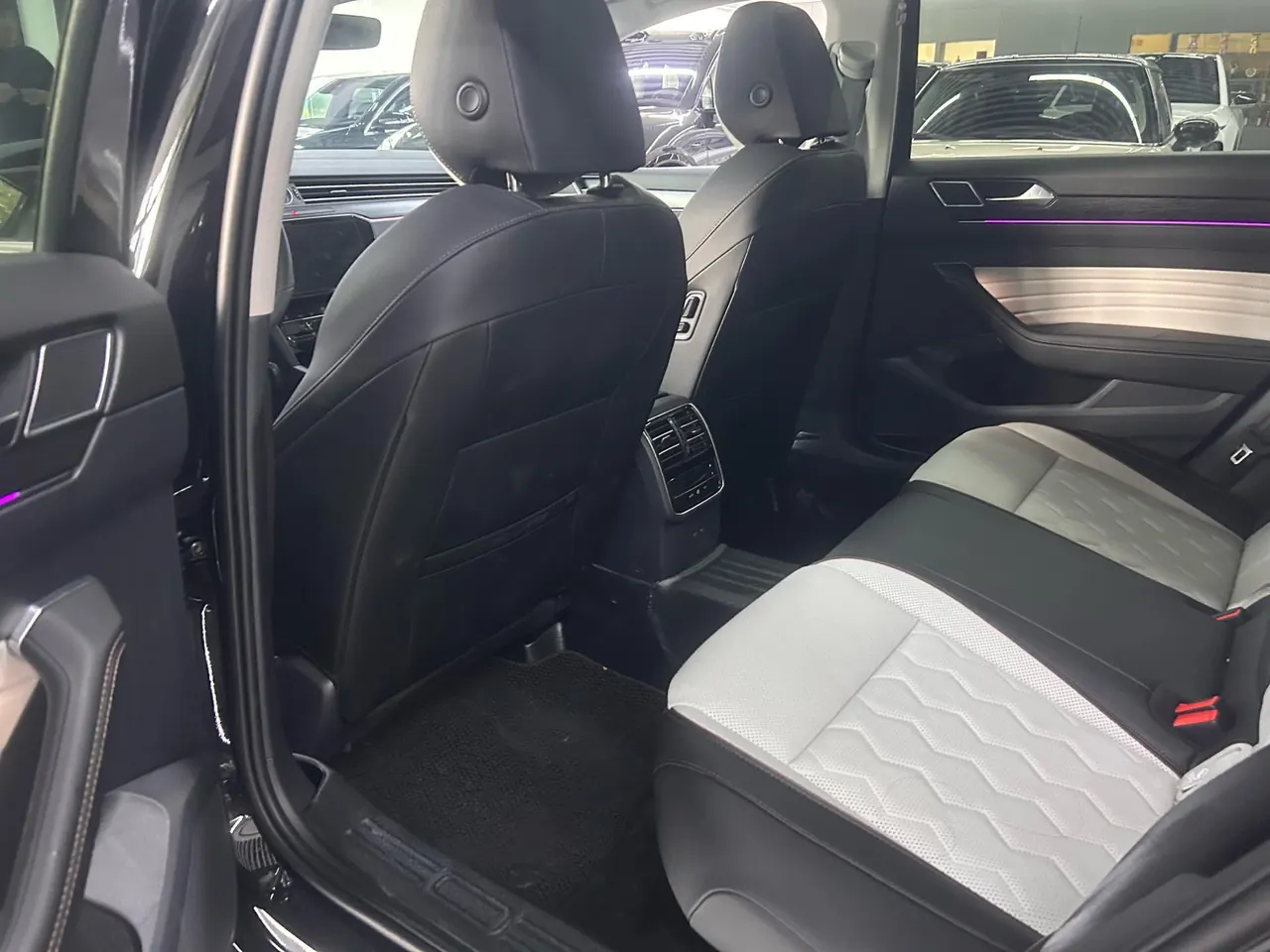 Volkswagen 2026 Magotan 2.0TSI 380TSI 30 million selected luxury automatic gear 4