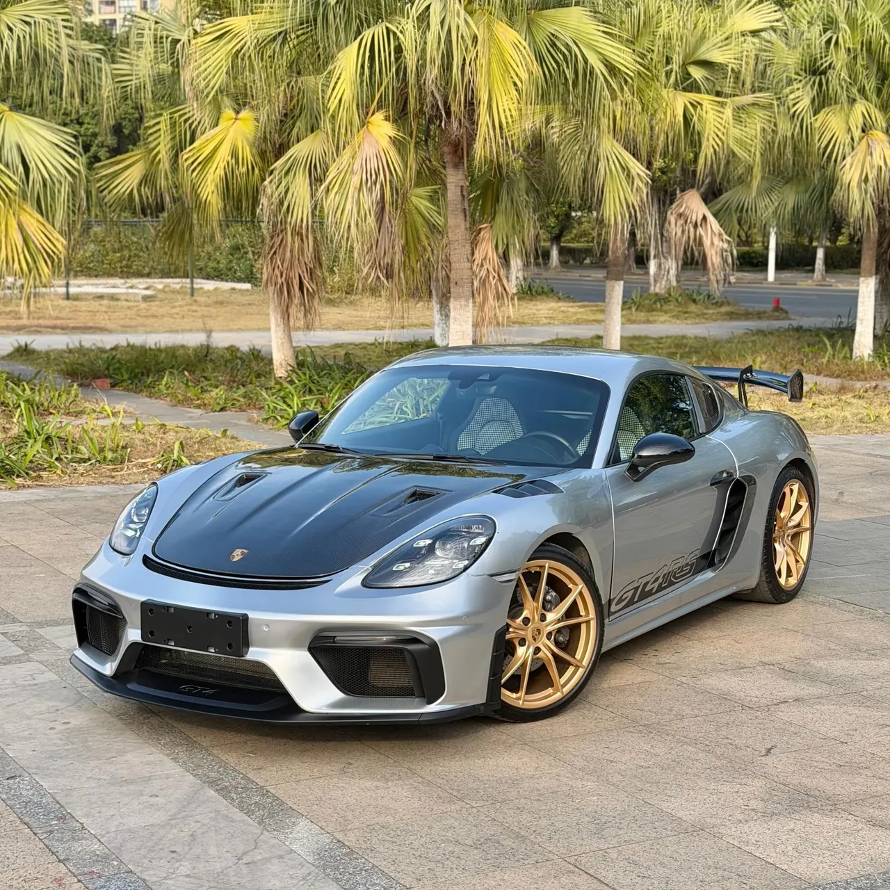 Открыть галерею: Porsche 718 (Imported) 2022 718 Kaman T 2.0T Automatic