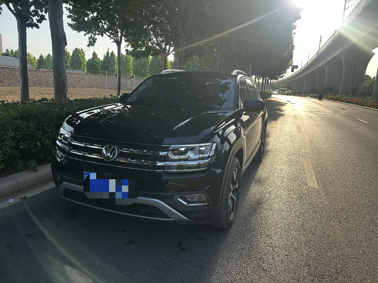 Открыть галерею: Volkswagen 2020 Tuang 2.0TSI 380TSI Four-wheel Drive Deluxe Edition Automatic Gear