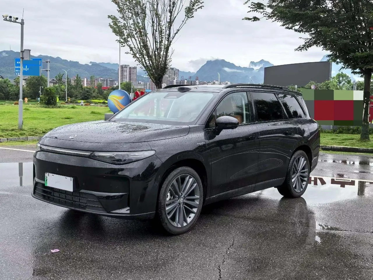 Open image lightbox: Leapmotor 2026 C 16 280 Laser Radar Zhizun Edition 6-seat Automatic Gear