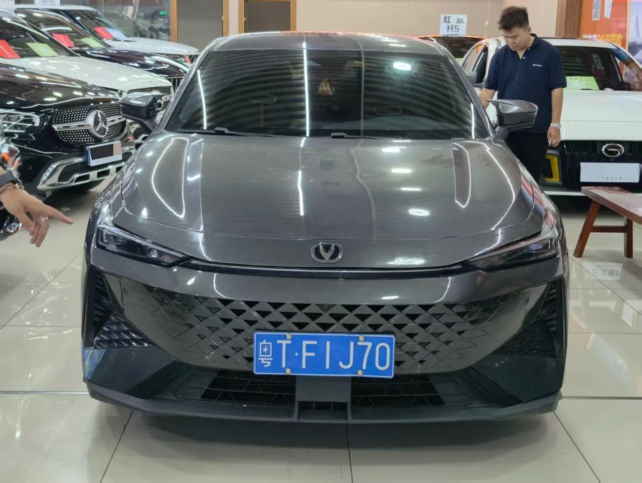 ChangAn 2024 UNI-V 1.5T Prestige Automatic 4