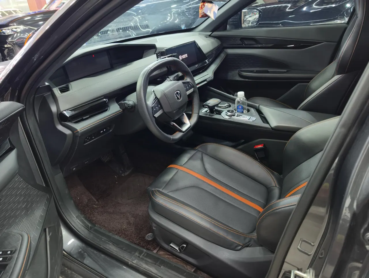 ChangAn 2024 UNI-V 1.5T Prestige Automatic 6