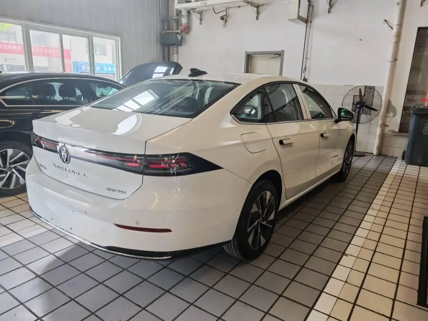 Volkswagen 2026 Sagittarius L 1.5TSI 300TSI Elite Automatic 4