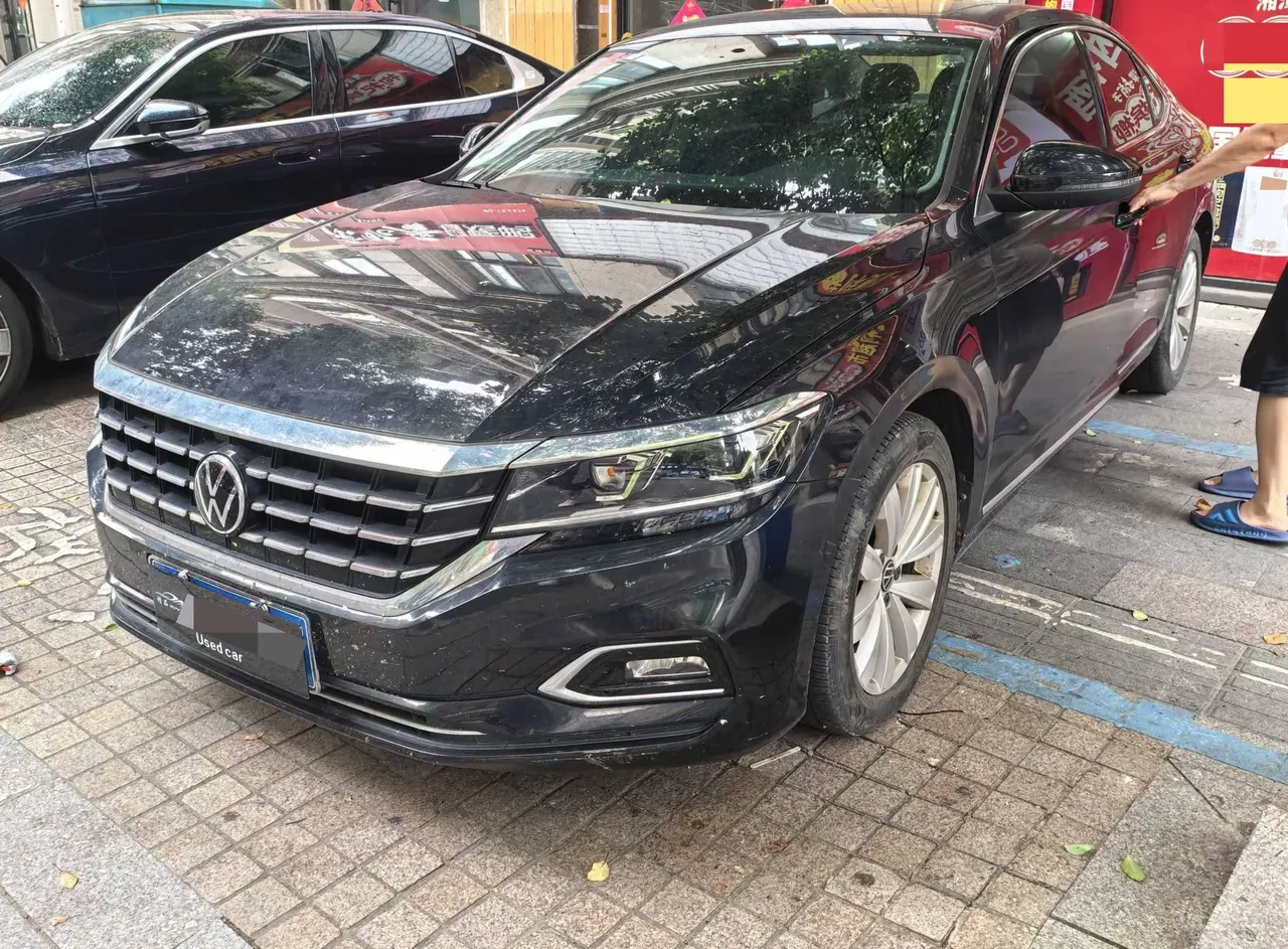 Volkswagen 2020 Passat 2.0TSI 330TSI Elite Edition Automatic - View 1