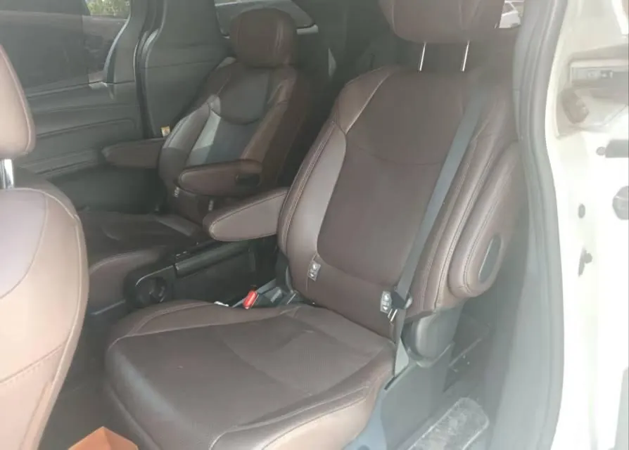 Toyota 2021 Sana 2.5 Stepless Platinum Edition Automatic Transmission 3