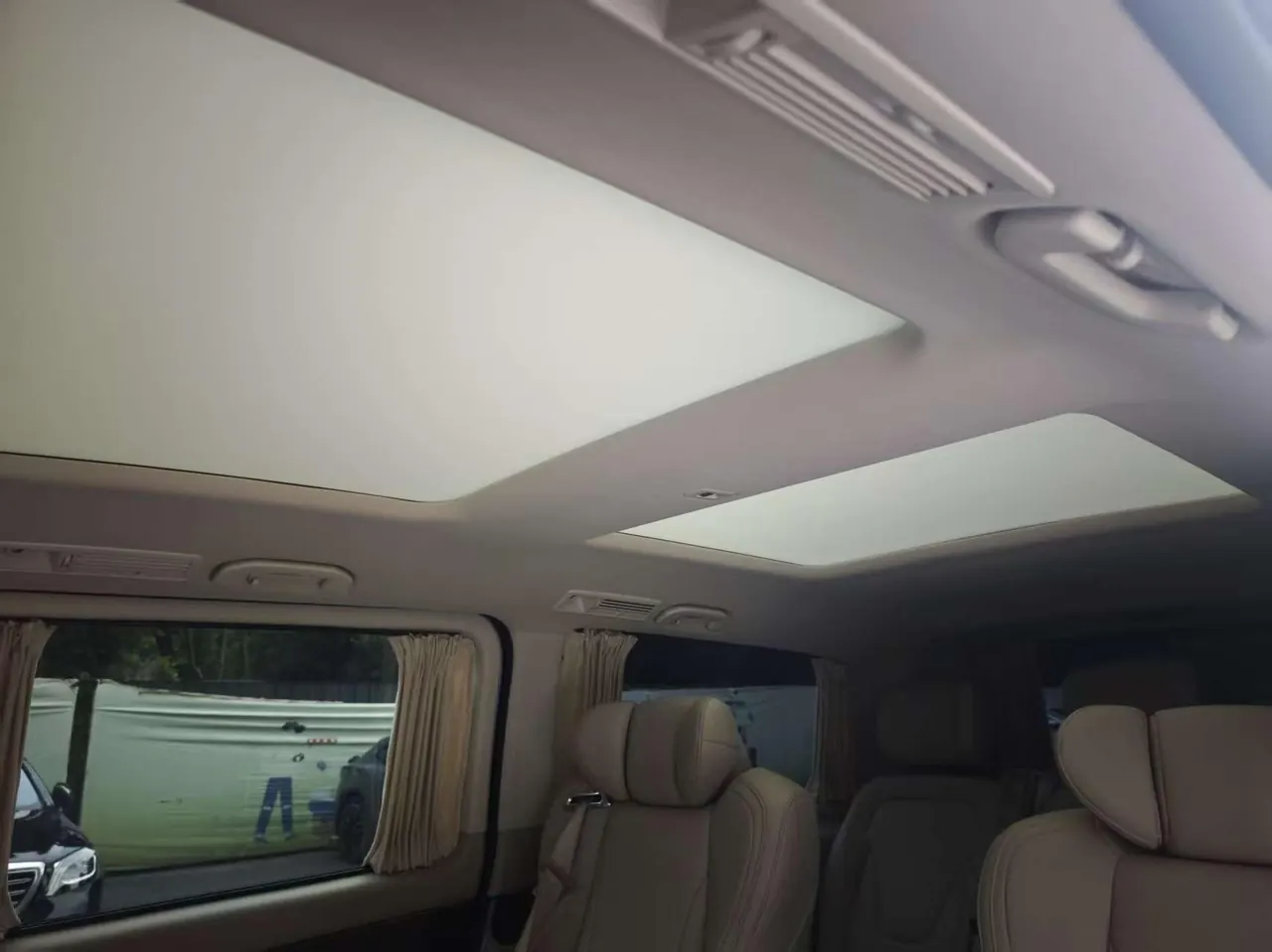 Mercedes Benz V 2021V 260 L 2.0T Deluxe Edition Automatic Gear 3