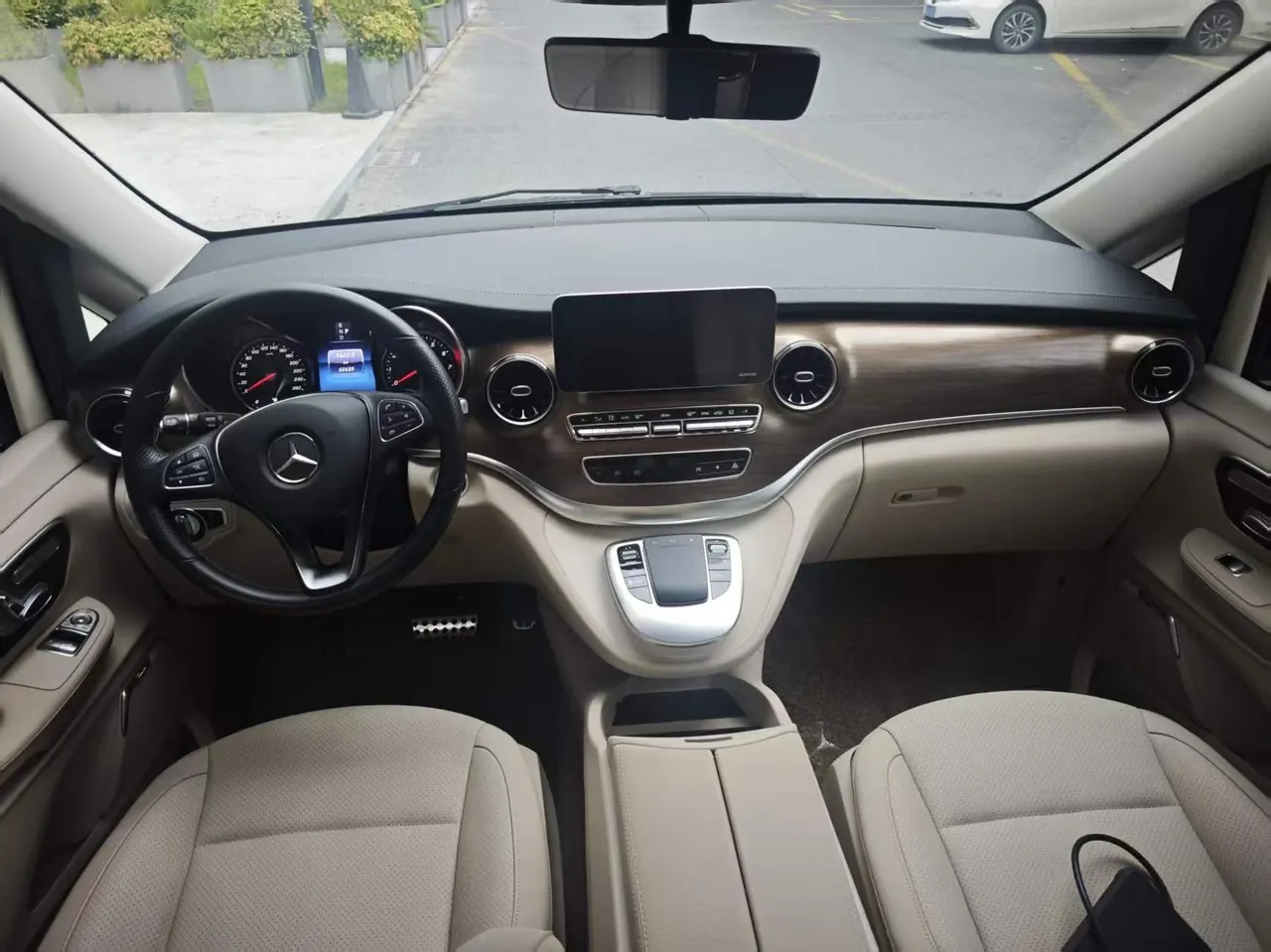 Mercedes Benz V 2021V 260 L 2.0T Deluxe Edition Automatic Gear 7