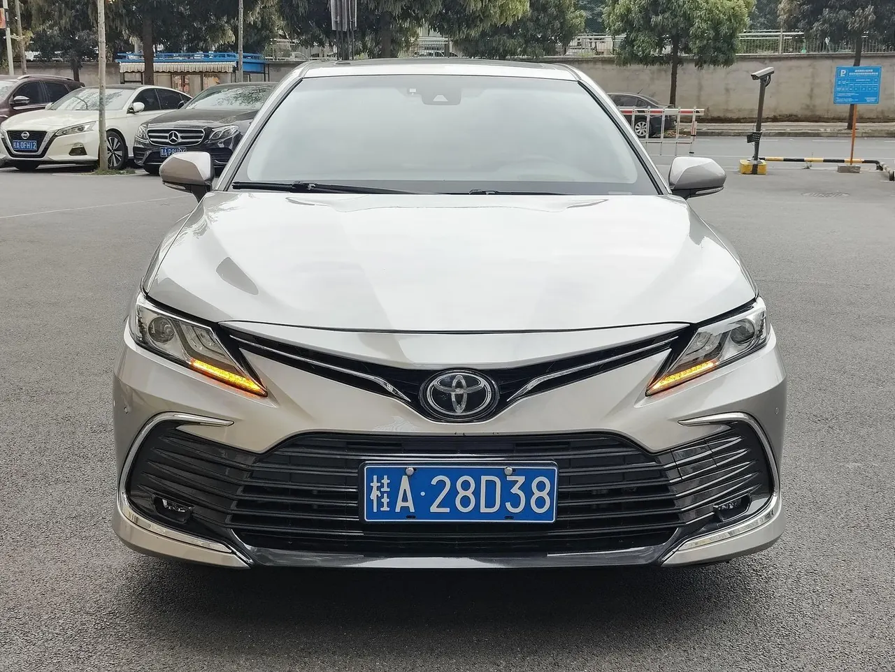 Toyota 2021 Camry 2.0G Stepless Deluxe Edition Automatic Gear 2