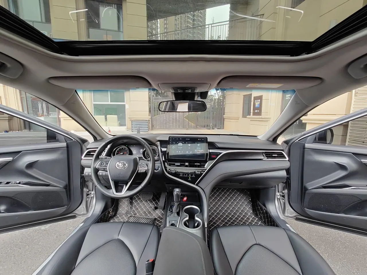 Toyota 2021 Camry 2.0G Stepless Deluxe Edition Automatic Gear 4