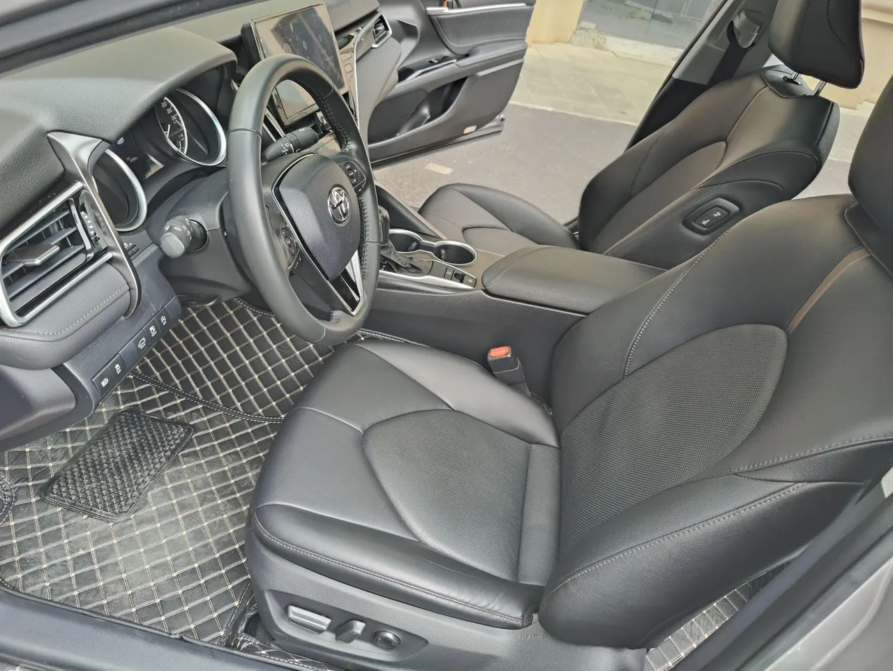 Toyota 2021 Camry 2.0G Stepless Deluxe Edition Automatic Gear 5