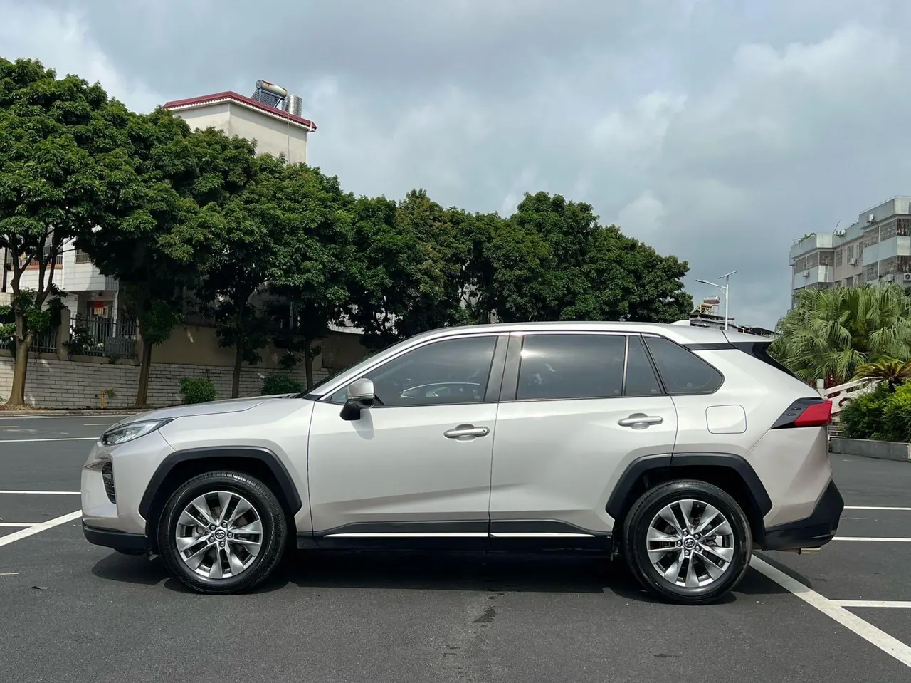 Toyota 2022 Willanda 2.0 Stepless Two-Drive Luxury PLUS Edition Automatic Gear 4