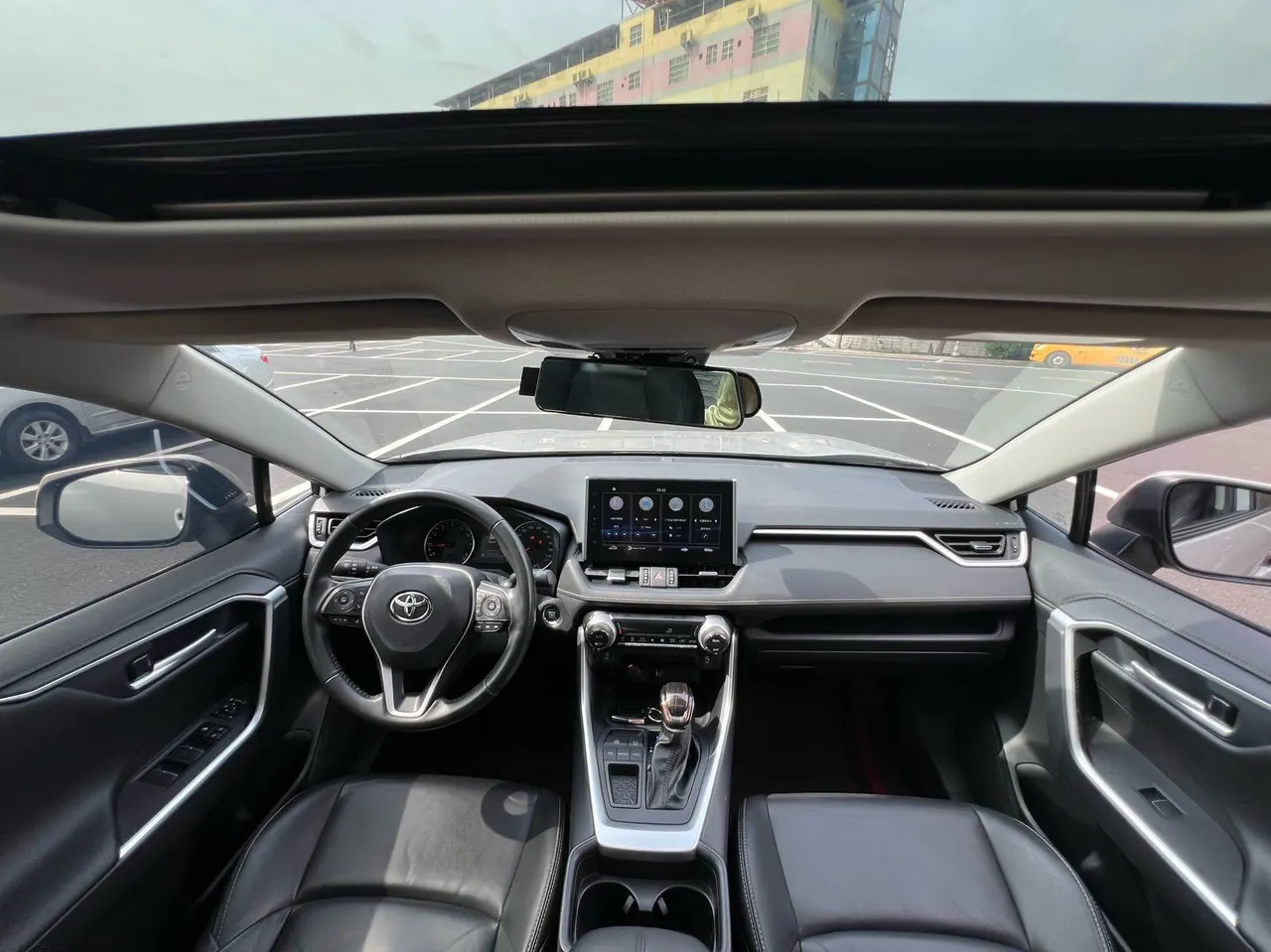 Toyota 2022 Willanda 2.0 Stepless Two-Drive Luxury PLUS Edition Automatic Gear 7