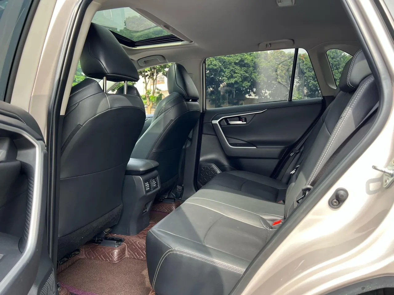 Toyota 2022 Willanda 2.0 Stepless Two-Drive Luxury PLUS Edition Automatic Gear 8