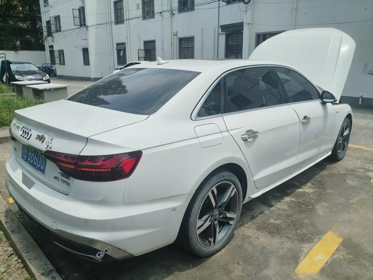 Audi 2020 A4L 2.0TFSI 40TFSI Deluxe Dynamic Automatic 3