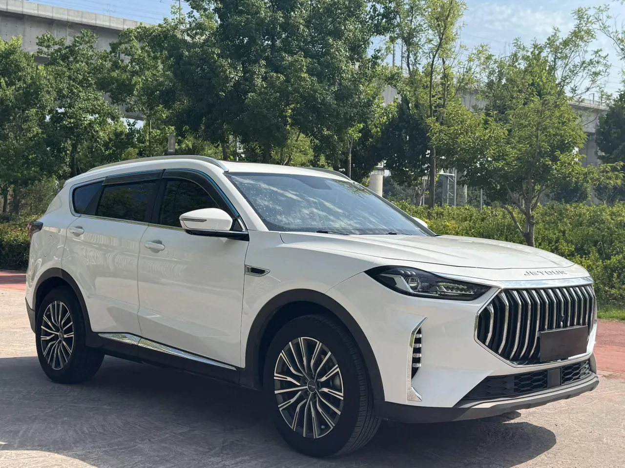 Jetour 2024 X70 PLUS 1.5T Champion MAX 7-seat Automatic Gear 3
