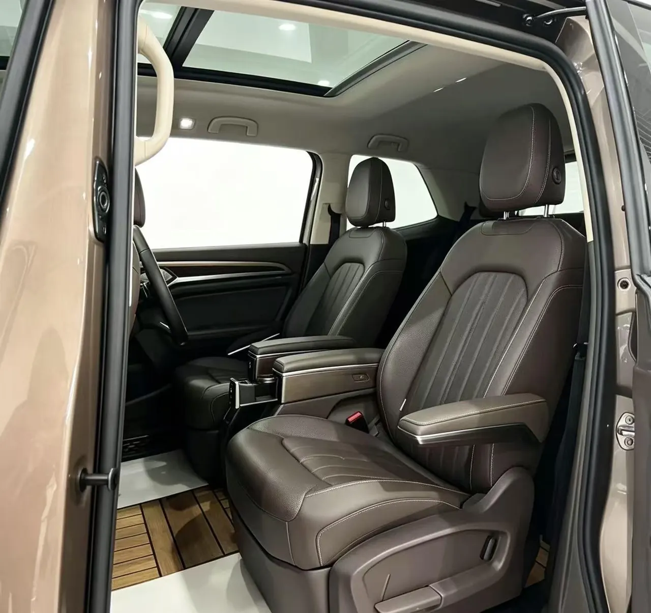 Volkswagen 2020 models of Viran (Viloran) 2.0TSI 330TSI Deluxe Edition Automatic Gear 4
