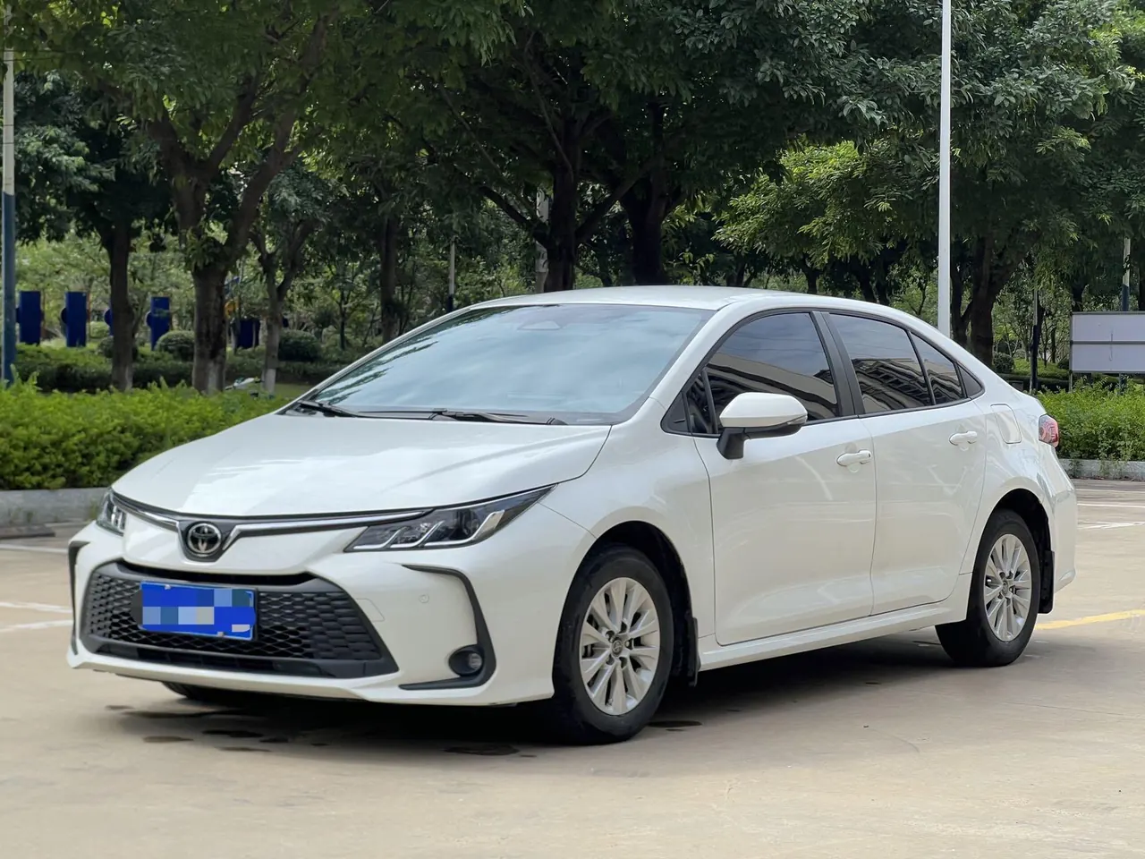 Open image lightbox: Toyota 2023 Corolla 1.5 Stepless Pioneer Edition Automatic Transmission