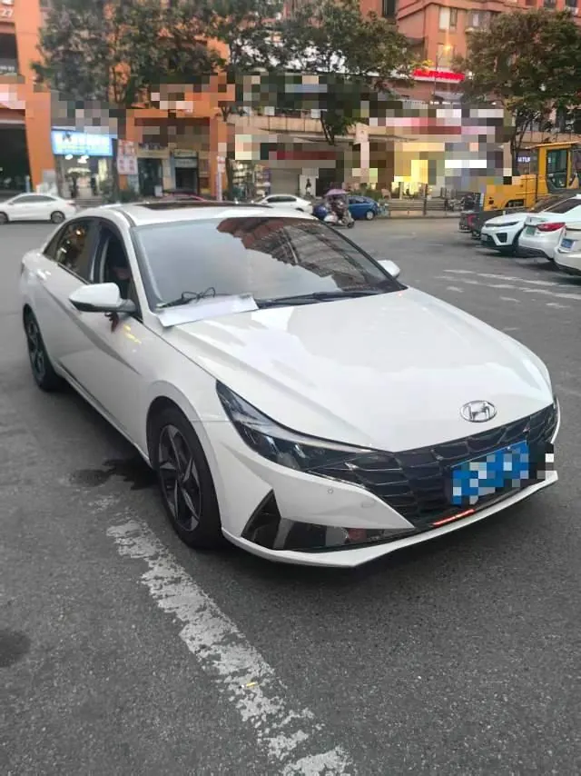Hyundai 2022 Elantra -3-compartment 1.5 stepless LUX premium automatic gear 2