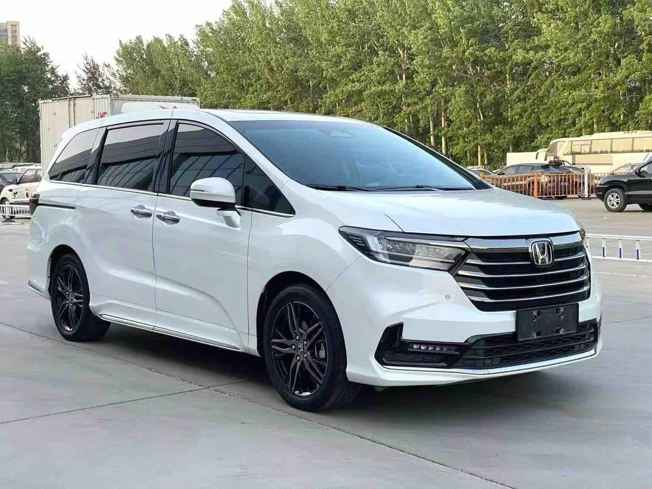 Honda 2024 Odyssey Hybrid 2.0 Stepless Sharp and Glory Edition Automatic Gear 3