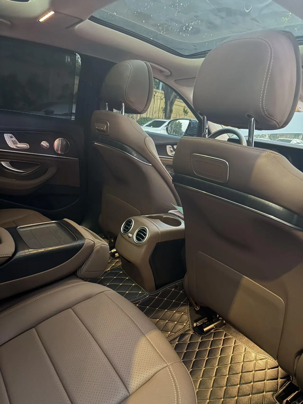 Mercedes Benz E Class 2020 E 300 L 2.0T Sports Luxury Automatic Gear 4
