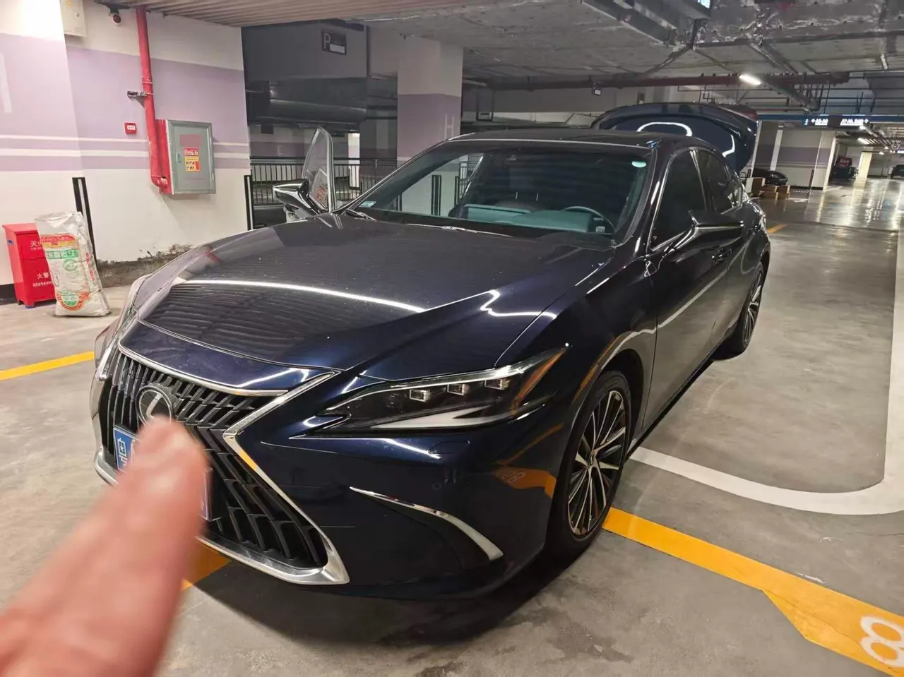 Lexus ES (Imported) 2022 ES300h 2.5 Stepless Premium Edition Automatic Gear - View 1