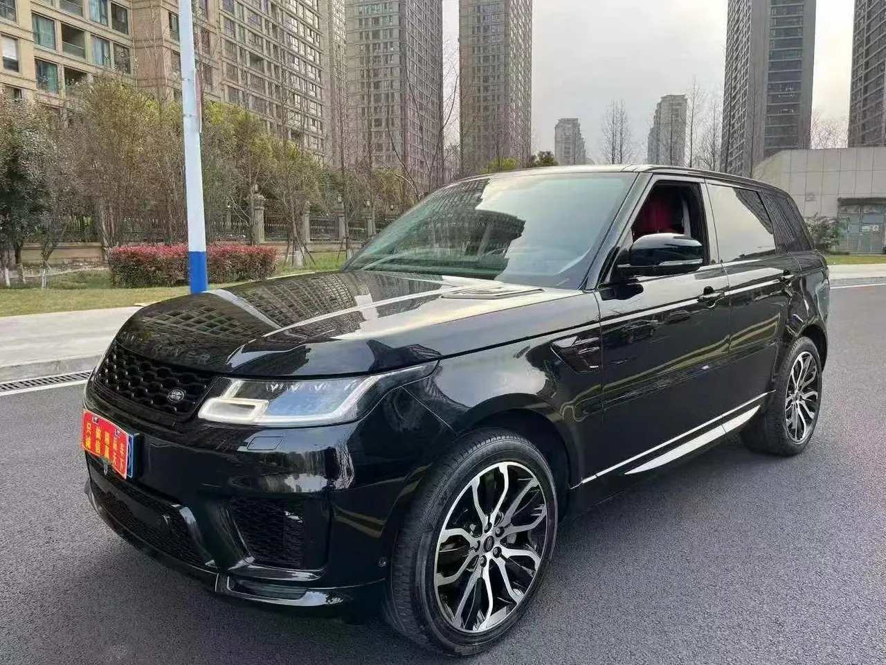 Open image lightbox: Land Rover Range Rover Sport (Imported) 2020 Range Rover Sport 48V 3.0T L6 HSE Dynamic Automatic