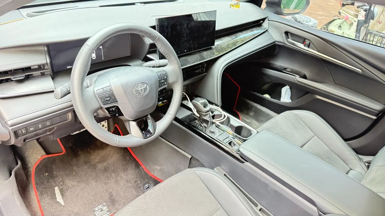 Toyota 2026 Camry Dual Engine 2.5HXS Stepless Sports Plus Edition Automatic Gear 5