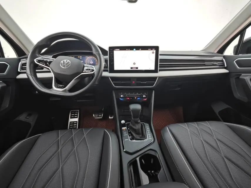Volkswagen 2023 Tiguan L R-Line 2.0TSI 330TSI Two-Drive R-Line Overdrive Automatic Gear 8