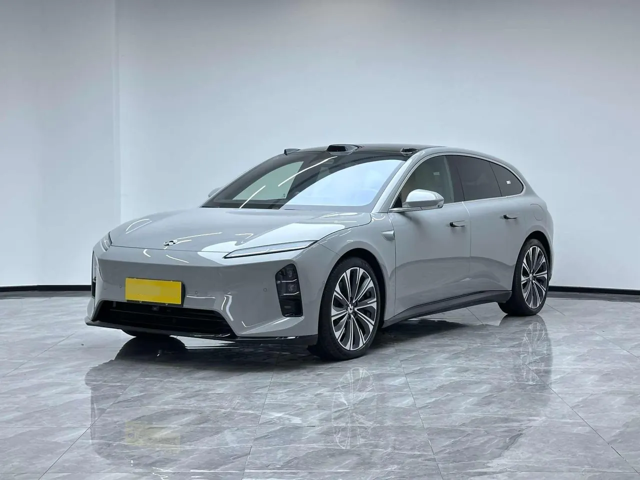 Открыть галерею: NIO 2025 ET5T 75kWh Touring automatic