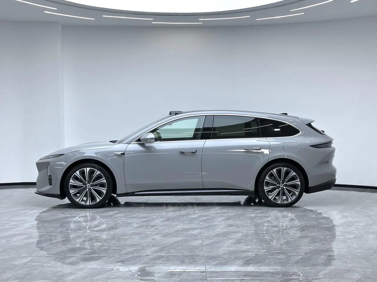 NIO 2025 ET5T 75kWh Touring automatic 3