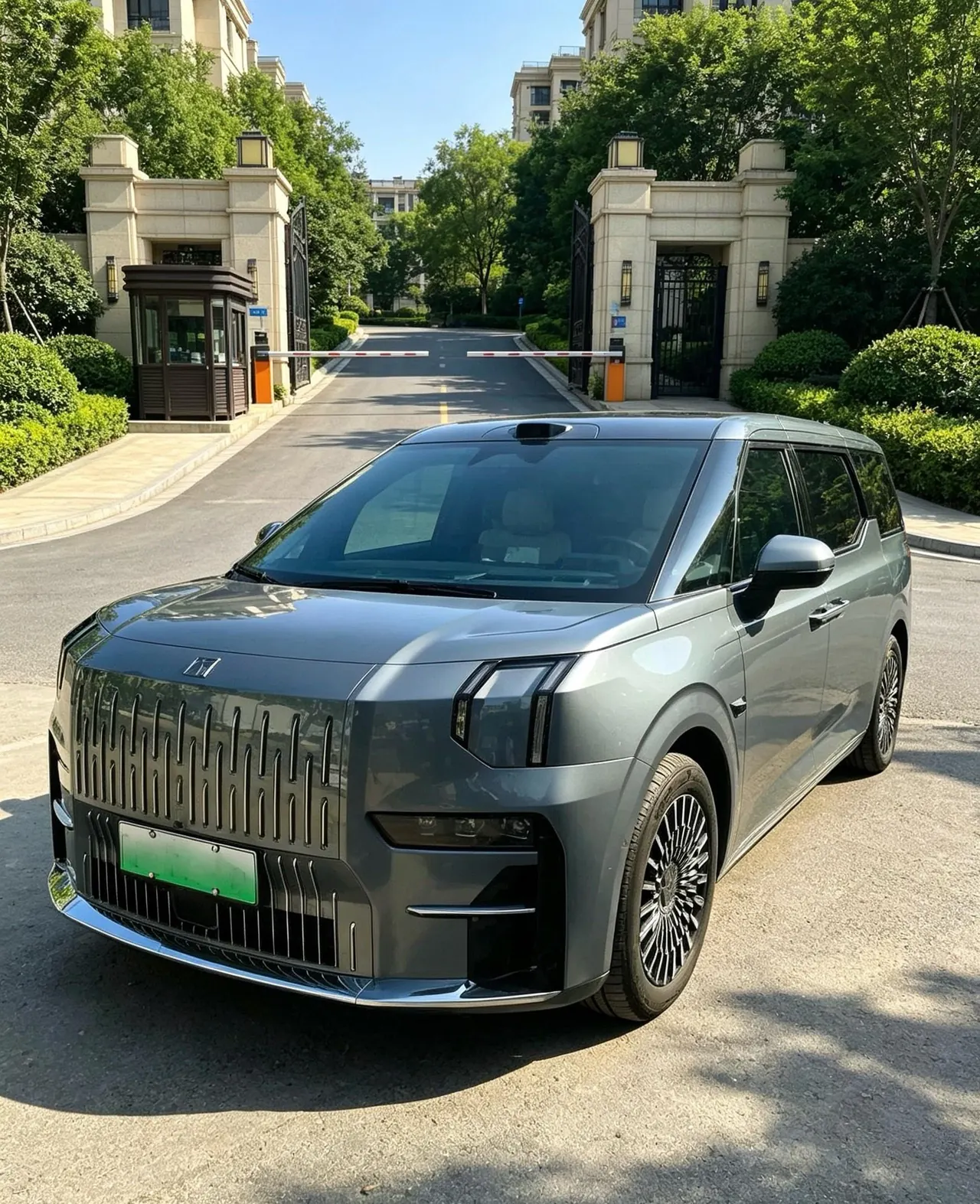 Open image lightbox: Zeekr 2024 Zeekr 009 six-seat executive version four-wheel drive 108kWh automatic gear