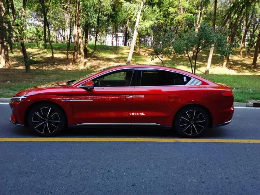 BYD 2020 Han four-wheel drive high-performance flagship automatic gear 3